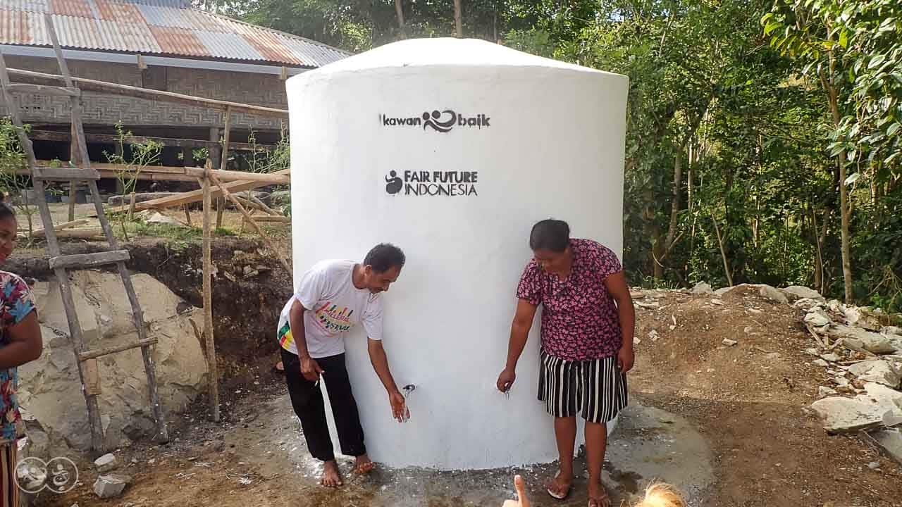 Clean water tanks and healthy sanitation facilities: Examples of constructions we are building in the poorest villages in Indonesia